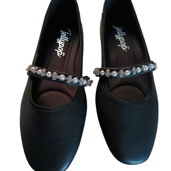 Jellypop Elegant Black Flats  w/Pearl Strap - Picture 2 of 6